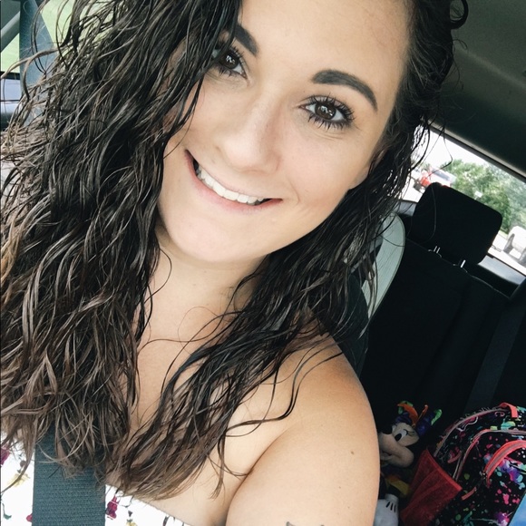 Meet your Posher, Siera - Picture 3 of 6